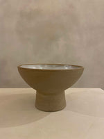 Load image into Gallery viewer, Pedestal Bowl II - pièce unique
